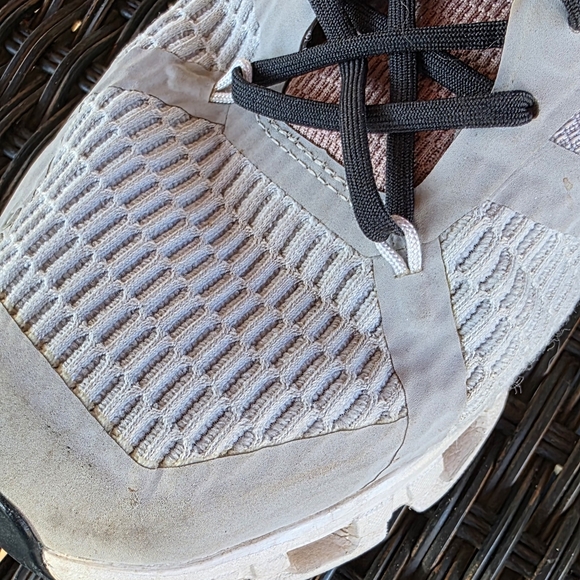 On Running Athletic Shoes - Gray and Black - Size 8 - Picture 12 of 15